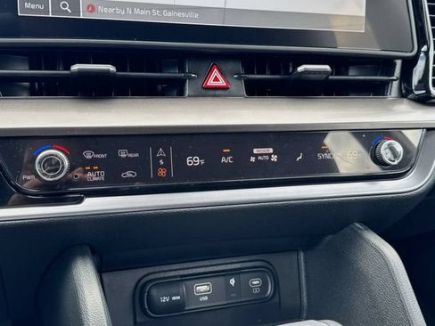 Used 2025 Kia Sportage EX w/ Premium Package FWD image 23