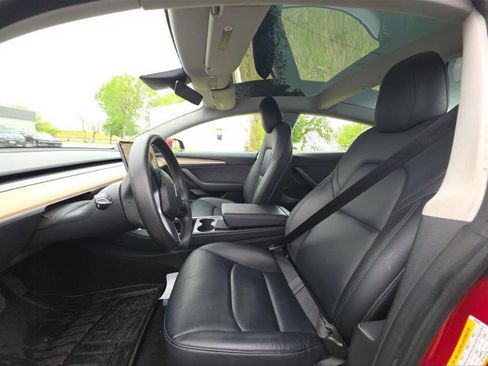 Used 2023 Tesla Model 3 Standard Range image 3