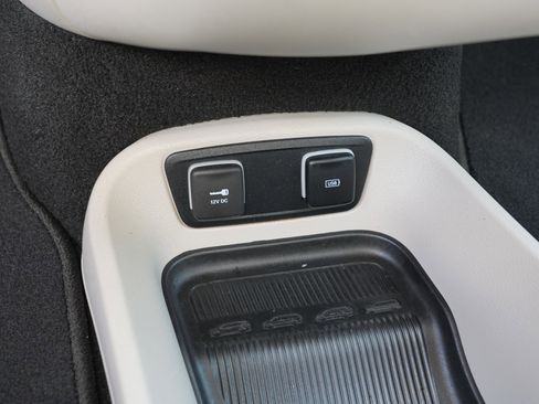 Used 2020 Chrysler Pacifica Touring-L Plus w/ Advanced Safetytec Group FWD image 29