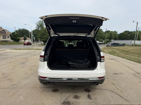 Used 2020 Lincoln Aviator Reserve w/ Equipment Group 201A AWD/4WD image 8