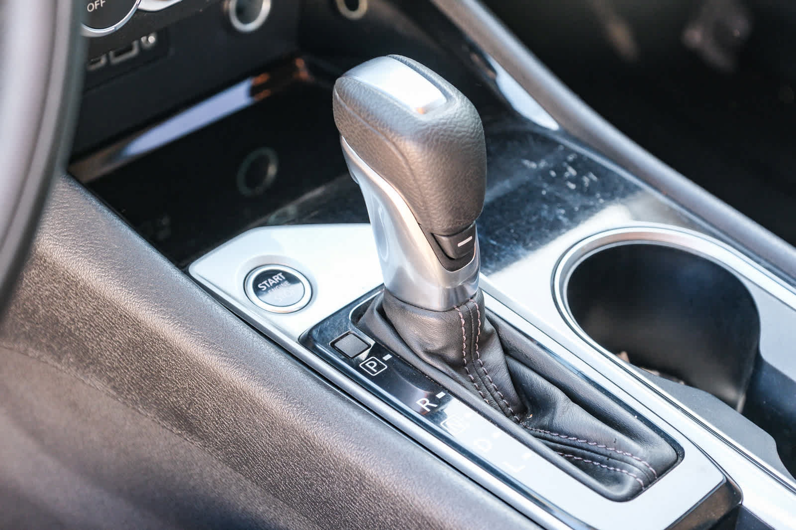 Used 2024 Nissan Altima 2.5 SV FWD image 21