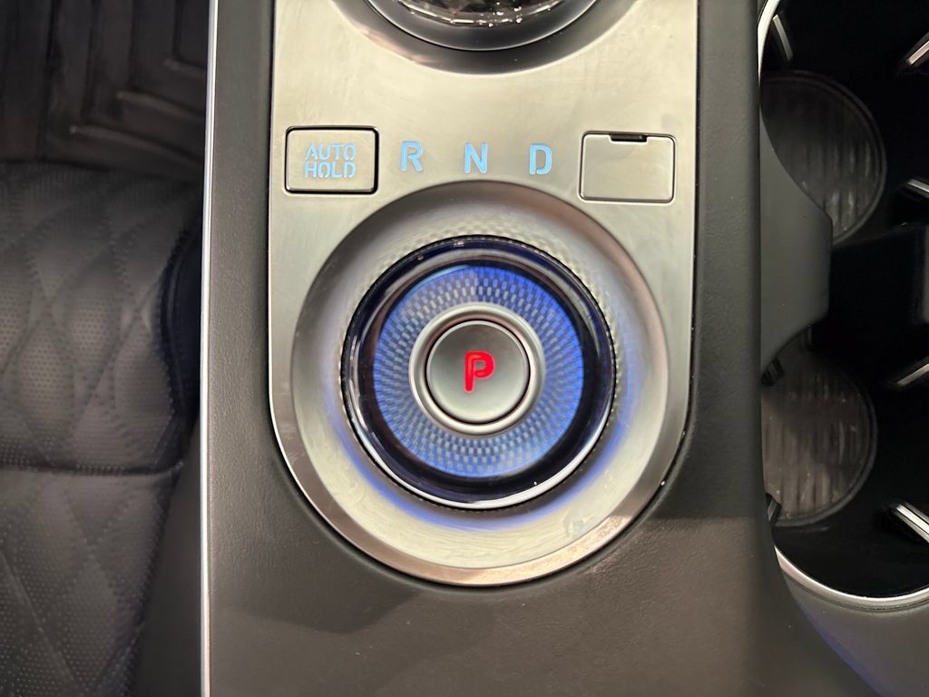Used 2025 Genesis GV70 3.5T Sport w/ Sport Advanced Package AWD/4WD image 33
