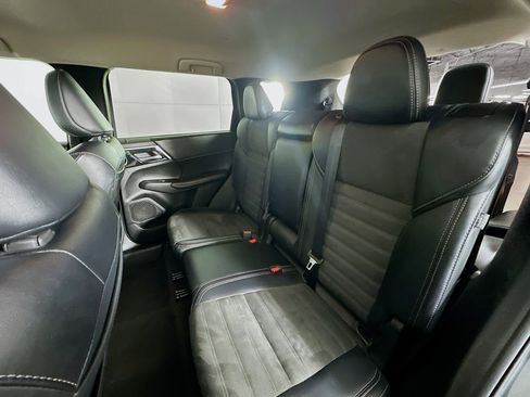 Used 2024 Mitsubishi Outlander SE image 26