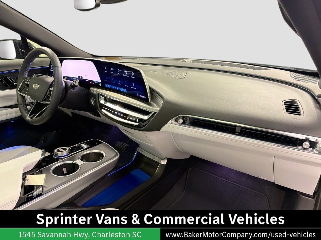 Used 2024 Cadillac Lyriq Sport RWD image 30