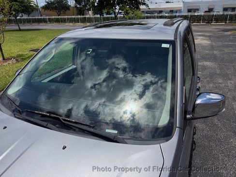 Used 2013 Chrysler Town & Country Limited w/ Luxury Group FWD image 23