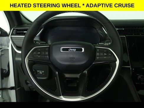 Used 2023 Jeep Grand Cherokee L Laredo image 10