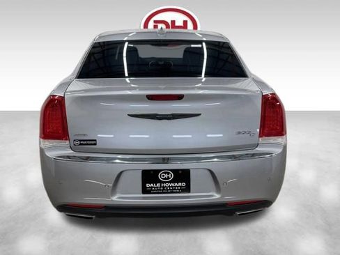 Used 2017 Chrysler 300 C w/ Safetytec Plus Group AWD/4WD image 12