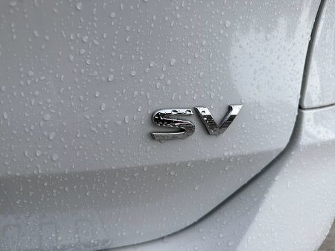 Used 2020 Nissan Rogue SV FWD image 11
