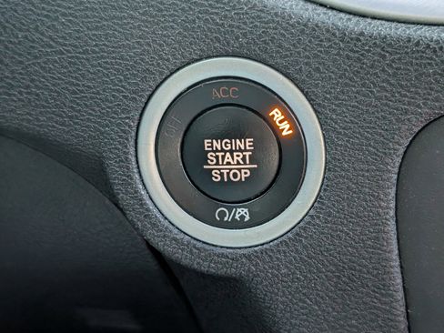 Used 2020 Dodge Charger SXT image 10