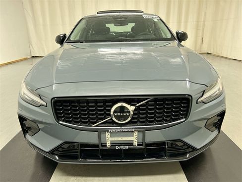 Used 2024 Volvo S60 B5 Plus image 3