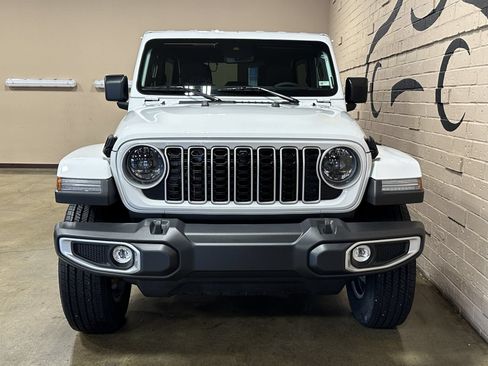 Used 2024 Jeep Wrangler Unlimited Sahara w/ Technology Group AWD/4WD image 12