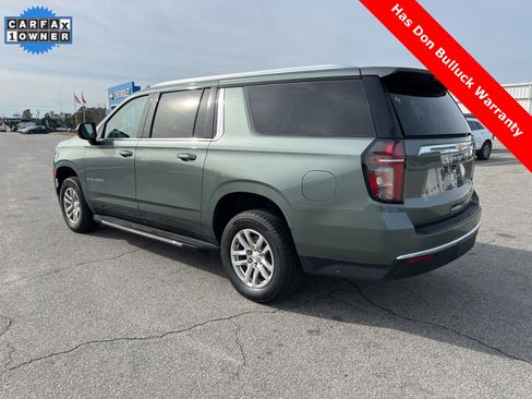 Used 2024 Chevrolet Suburban LT image 3