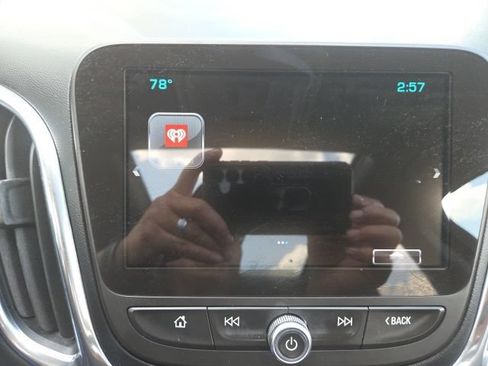 Used 2018 Chevrolet Equinox LT w/ Sun & Infotainment Package AWD/4WD image 27