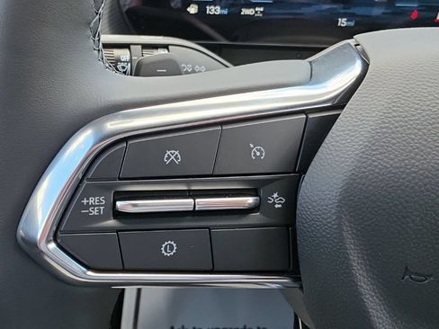 New 2026 Chevrolet Equinox LT w/ Convenience Package II AWD/4WD image 17