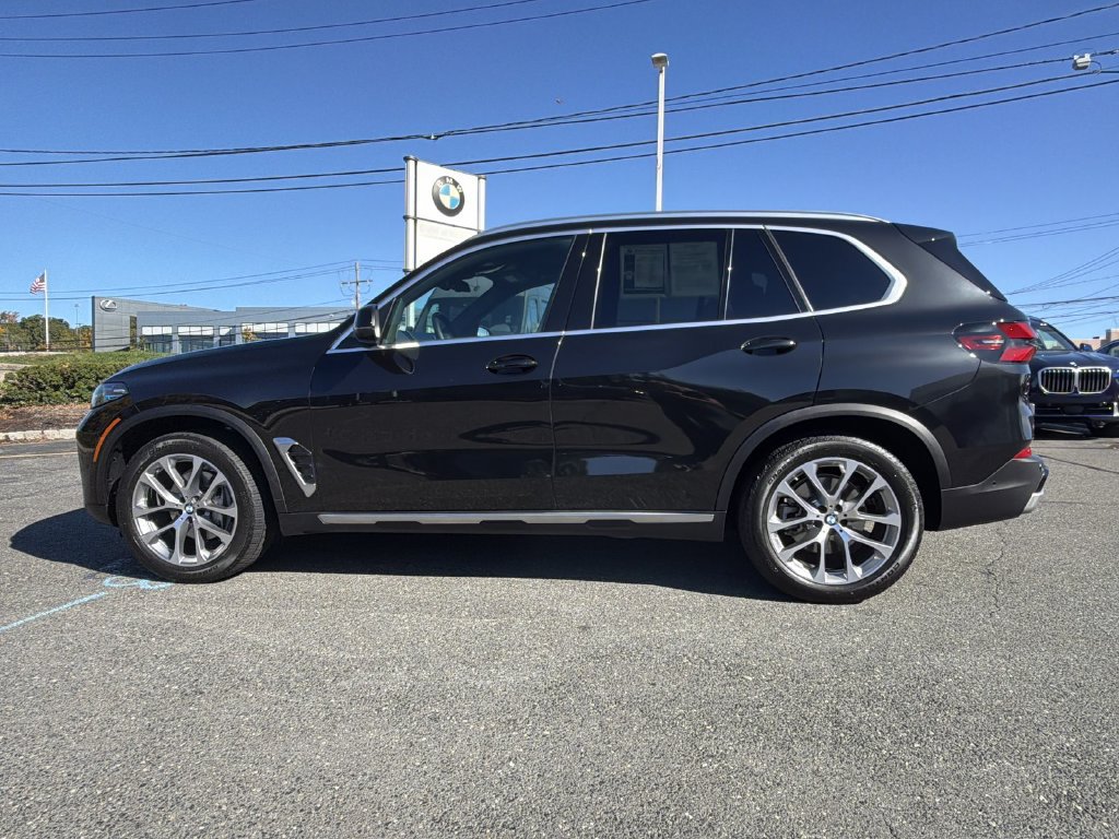 Used 2024 BMW X5 xDrive40i w/ Premium Package AWD/4WD image 11
