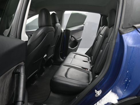 Used 2020 Tesla Model Y Long Range image 13