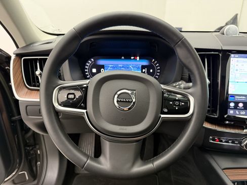 Certified 2023 Volvo XC60 B5 Ultimate AWD/4WD image 15
