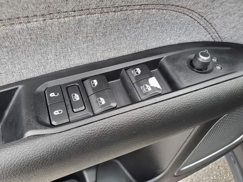 Used 2022 Jeep Compass Latitude image 15