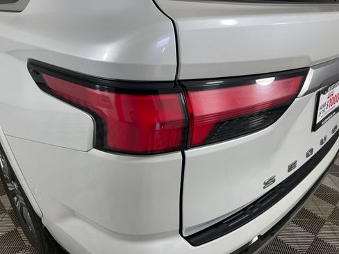 Used 2023 Toyota Sequoia Capstone AWD/4WD image 18