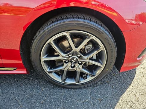 Used 2019 Hyundai Sonata Limited w/ Cargo Package FWD image 9