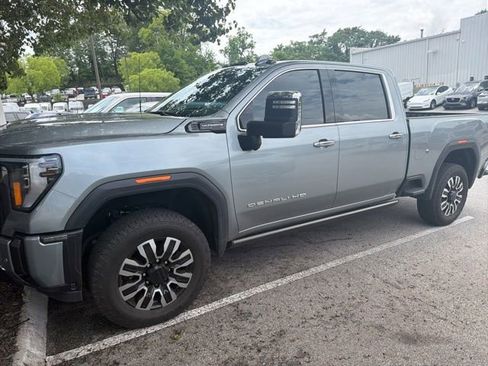 Used 2024 GMC Sierra 2500 Denali Ultimate AWD/4WD image 1