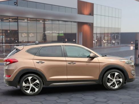 Used 2016 Hyundai Tucson Limited w/ Option Group 03 AWD/4WD image 12
