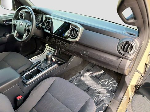 Used 2019 Toyota Tacoma TRD Sport RWD image 12