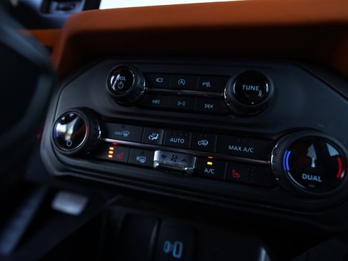 Used 2022 Ford Bronco Wildtrak image 47