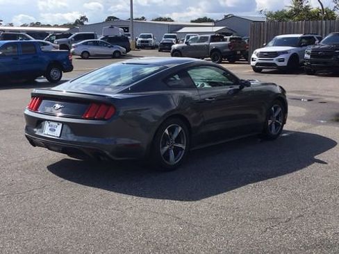 Certified 2017 Ford Mustang Coupe image 6