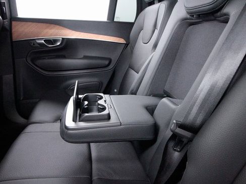 Certified 2025 Volvo XC90 B6 Plus w/ Protection Package Premier image 33