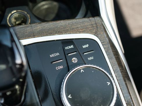 Used 2020 BMW 330i Sedan w/ Convenience Package image 34