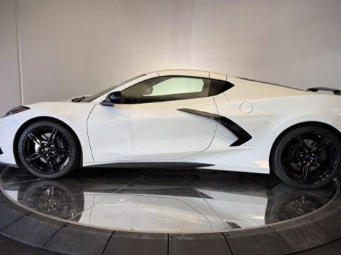 Used 2023 Chevrolet Corvette Stingray Premium Cpe w/ Z51 Performance Package image 24