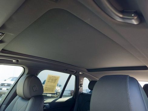 Used 2025 BMW X5 sDrive40i w/ Parking Assistance Package image 18