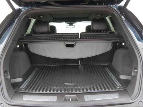 Used 2025 Cadillac XT5 Sportv w/ LPO, Bronce Accent Package AWD/4WD image 16