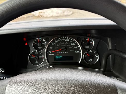 Used 2020 GMC Savana 2500 RWD image 10
