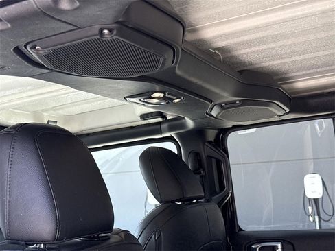 Used 2023 Jeep Wrangler Unlimited Sahara w/ Cold Weather Group image 33