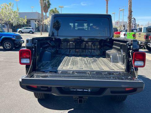 New 2026 Jeep Gladiator Sport AWD/4WD image 15