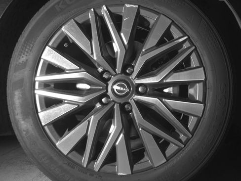 Used 2025 Nissan Altima 2.5 SV FWD image 10