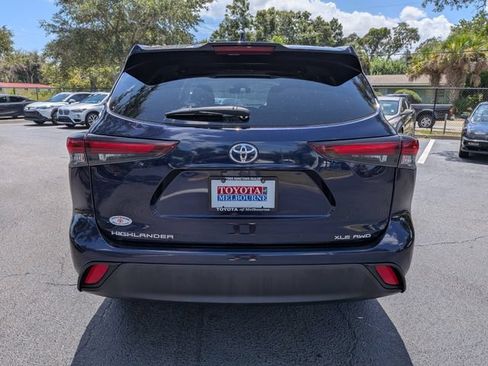 Used 2025 Toyota Highlander XLE AWD/4WD image 5