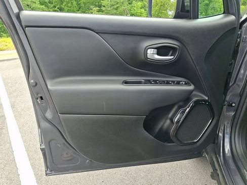 Used 2023 Jeep Renegade Altitude AWD/4WD image 12