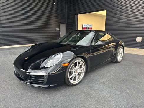 Certified 2018 Porsche 911 Carrera RWD image 1