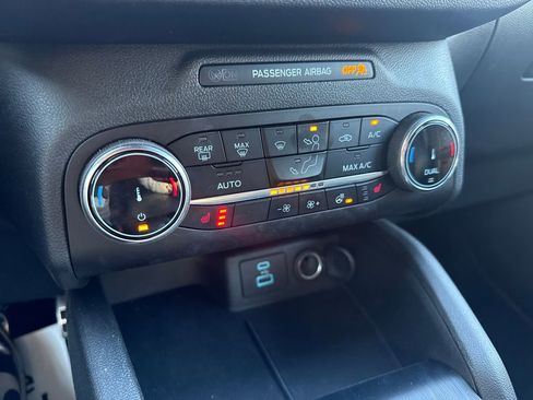 Used 2023 Ford Escape ST-Line w/ Cold Weather Package image 33