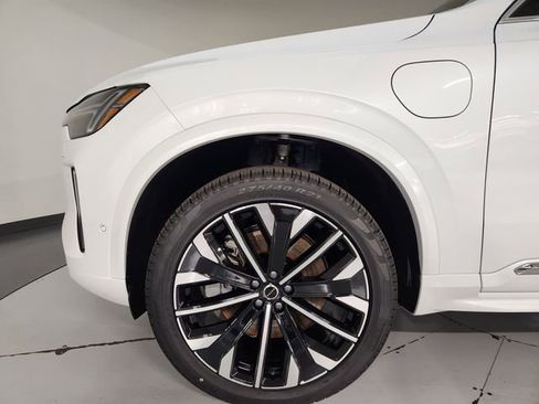 New 2026 Volvo XC90 T8 Plus w/ Protection Package Premier AWD/4WD image 11