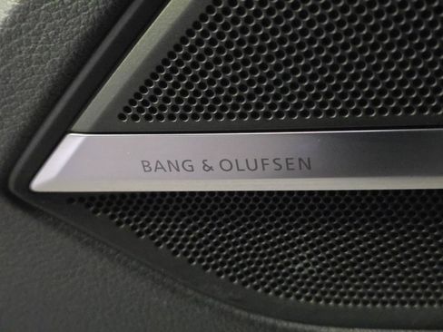 Used 2023 Audi A8 L 3.0T w/ Comfort Plus Package image 11