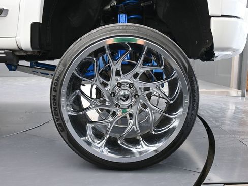 Used 2022 Chevrolet Silverado 1500 High Country image 42