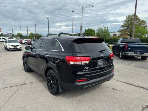 Used 2017 Kia Sorento LX image 5