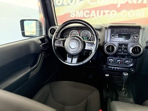 Used 2017 Jeep Wrangler Unlimited Sport image 30