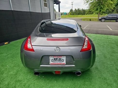 Used 2017 Nissan 370Z Coupe RWD image 5