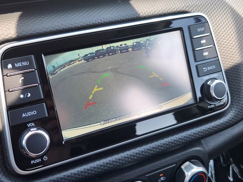 Used 2021 Nissan Kicks S image 18