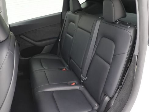 Used 2023 Tesla Model Y Long Range image 12